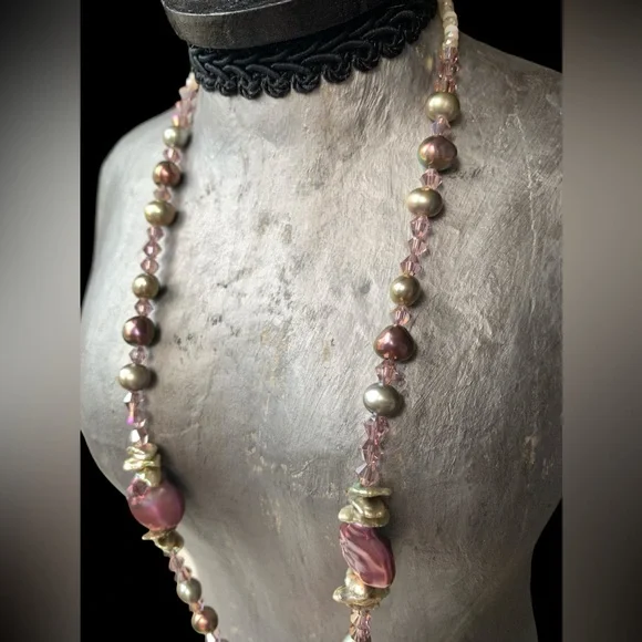 Plum Colored Cultured Pearl & Glass Beaded Woman’s Stunning Necklace Jewelry - Picture 4 of 12